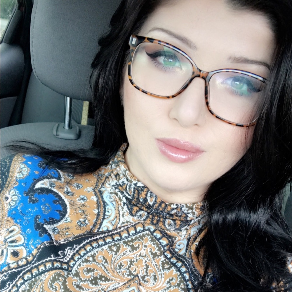 Meet your Posher, Marissa